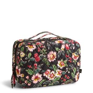 NWT Vera Bradley Hanging Travel Organizer - Hidden Hearts